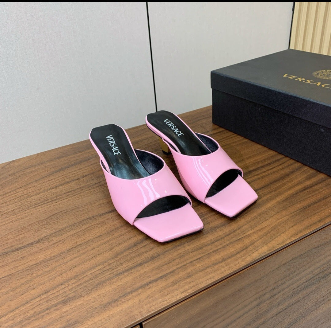 Zapatos de tacon bajo Versace